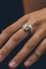 Venus pearl ring ~ (polished silver)