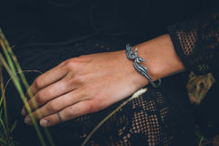 Conjoined Seahorse Bangle (Blackened Silver)