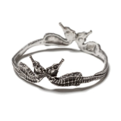 Conjoined Seahorse Bangle (Blackened Silver)