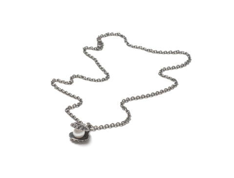 Clam Shell Pearl Necklace