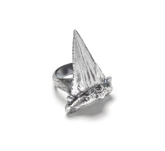 Large sharks tooth ring ~ (blackened silver)