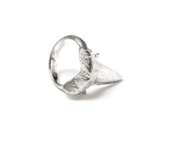 Small sharks tooth ring ~ (polished silver)