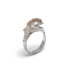 Venus pearl ring ~ (polished silver)