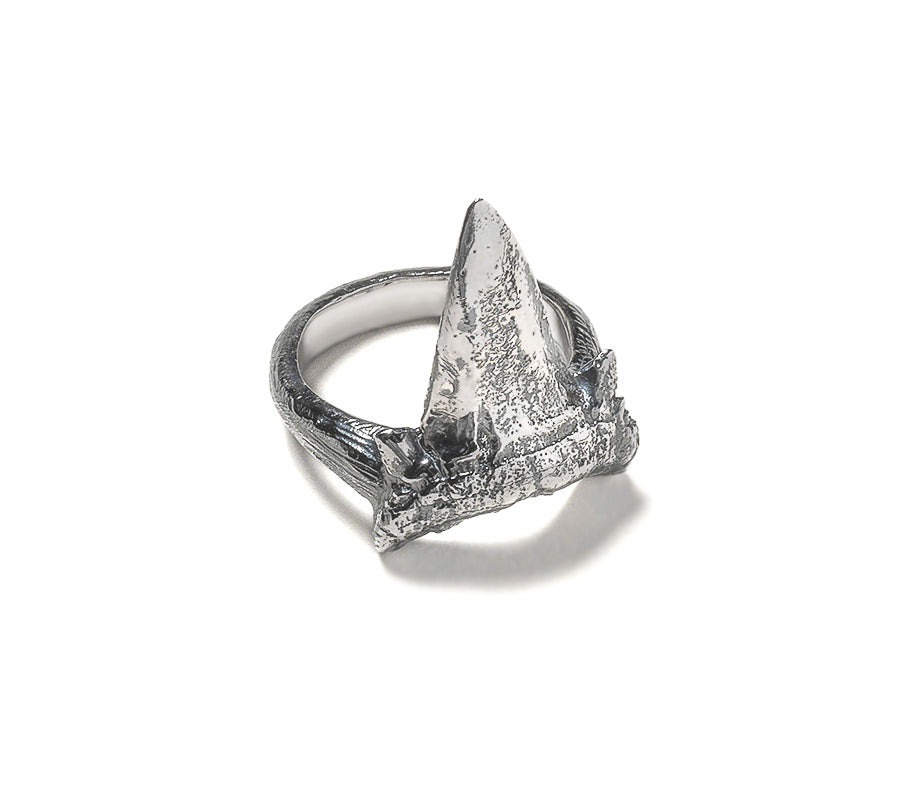 Small sharks tooth ring ~ (blackened silver)